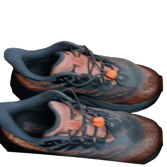 Hoka Speedgoat 5 Youth Size5MD - Picture 5 of 10